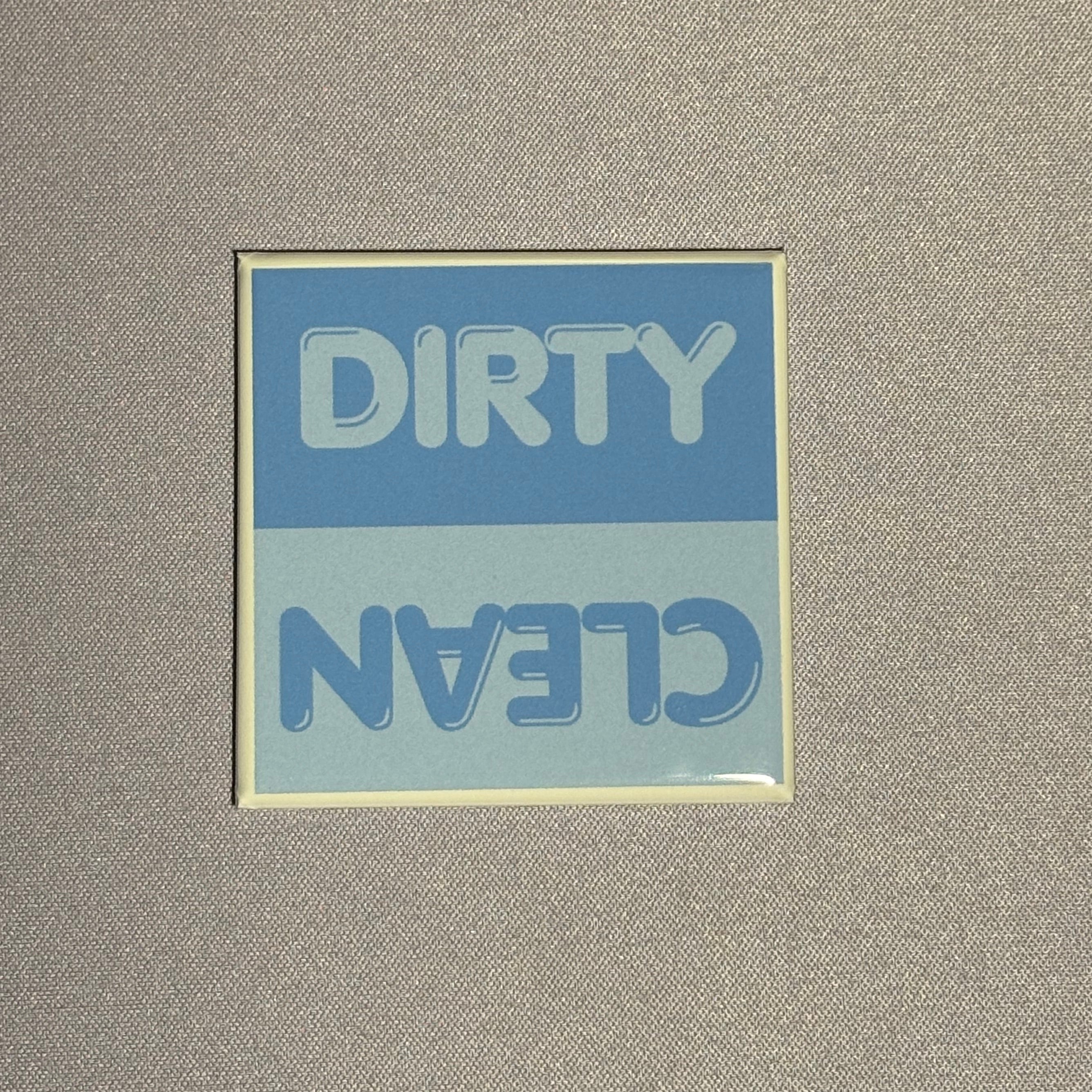 2inx2in blue dishwasher magnet by millie with "dirty" and "clean" to indicate cleanliness of dishes inside dishwasher